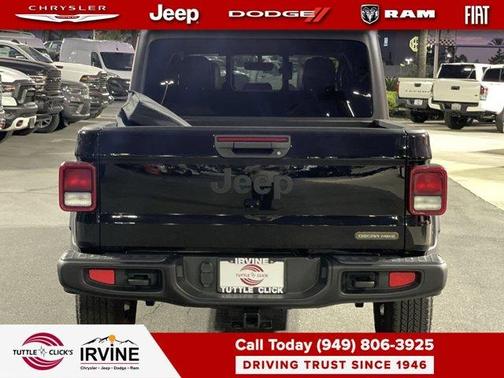 2023 Jeep Gladiator Sport