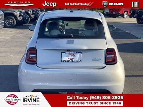 2025 FIAT 500e Base