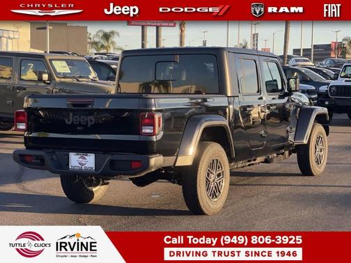 Black Clearcoat 2026 Jeep Gladiator Sport