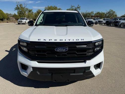 2025 Ford Expedition Max Active 4x2