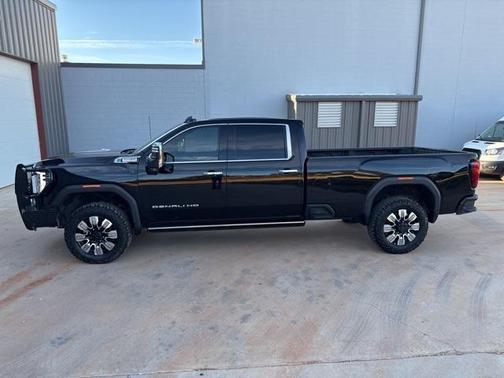 2025 GMC Sierra 3500 Denali