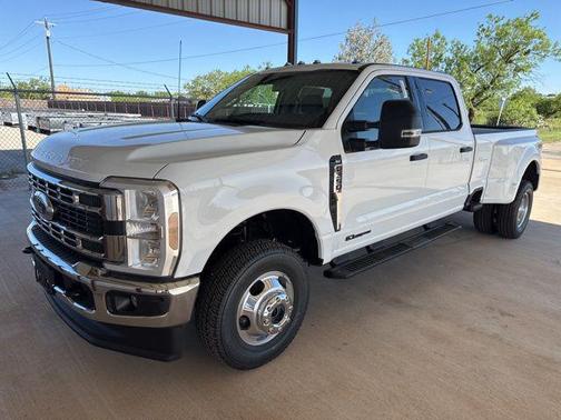 Oxford White 2026 Ford F-350 XLT