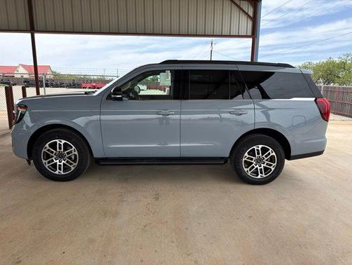 Glacier Gray Metallic Tri-Coat 2026 Ford Expedition Active