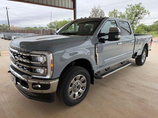 Glacier Gray Metallic Tri-Coat 2026 Ford F-350 Lariat