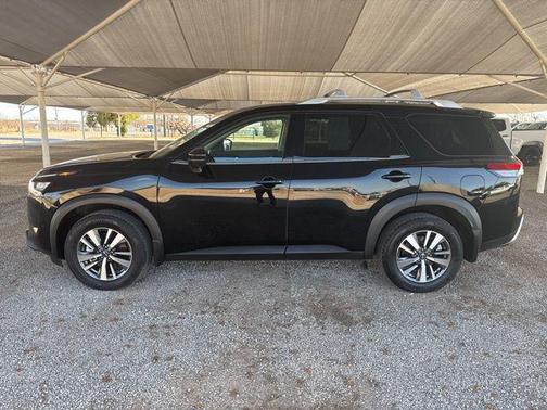 2024 Nissan Pathfinder SL FWD