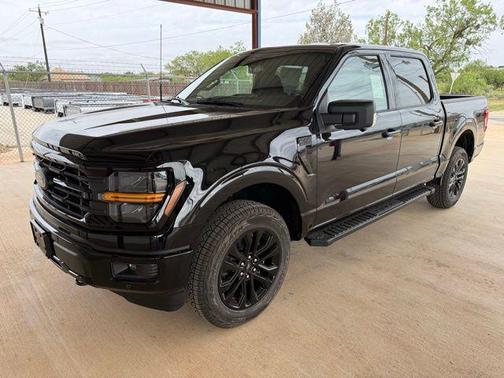Agate Black Metallic 2026 Ford F-150 XLT