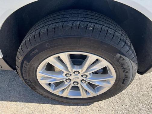 2025 Cadillac XT5 Luxury