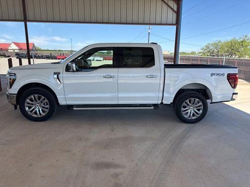 Star White Metallic Tri-Coat 2024 Ford F-150 Lariat