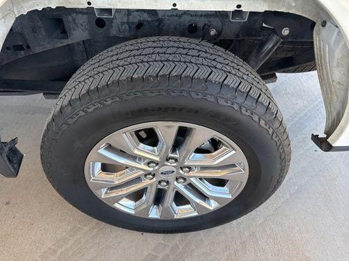 Star White Metallic Tri-Coat 2024 Ford F-150 Lariat
