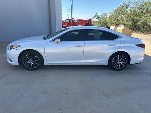 2025 Lexus ES 350 Base