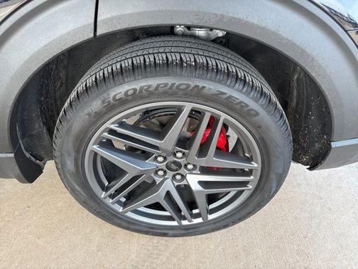 Agate Black Metallic 2025 Ford Explorer ST