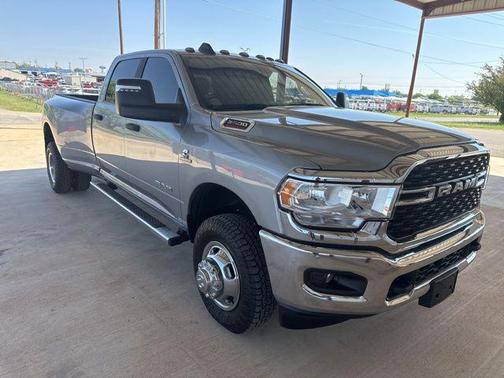 Billet Silver Metallic Clearcoat 2024 RAM 3500 Big Horn Crew Cab 4x4 8' Box