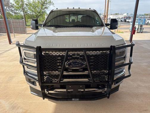 Oxford White 2024 Ford F-350 Lariat