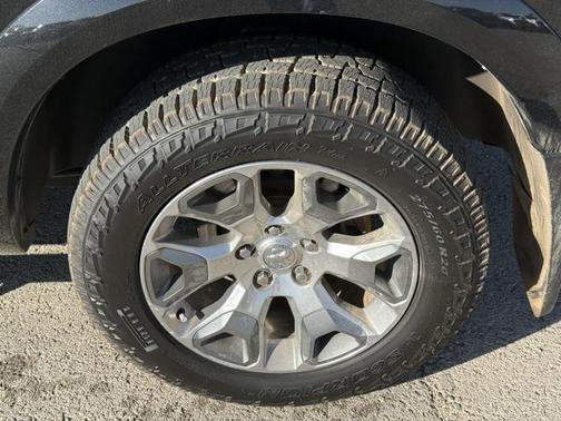 2017 RAM 1500 Limited Crew Cab 4x4 5'7' Box