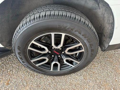 2021 GMC Yukon 4WD AT4