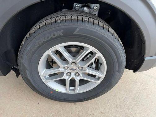 Star White Metallic Tri-Coat 2026 Ford Explorer Active