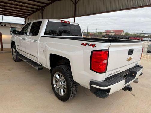 Pearl 2019 Chevrolet Silverado 2500 High Country