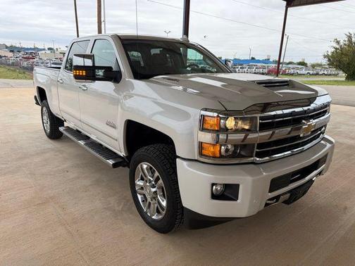 Pearl 2019 Chevrolet Silverado 2500 High Country