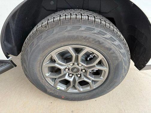 Star White Metallic Tri-Coat 2026 Ford Expedition Active