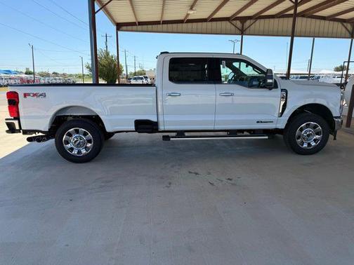 Star White Metallic Tri-Coat 2026 Ford F-350 Lariat