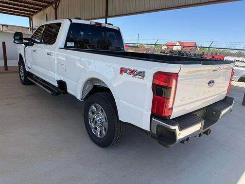 Star White Metallic Tri-Coat 2026 Ford F-350 Lariat