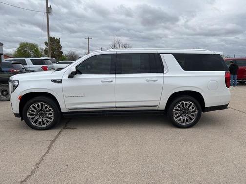 2023 GMC Yukon XL Denali Ultimate
