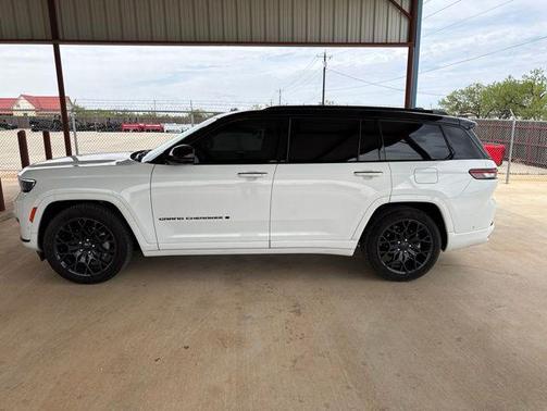 Bright White Clearcoat 2023 Jeep Grand Cherokee L Summit Reserve