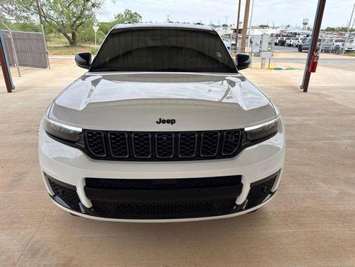 Bright White Clearcoat 2023 Jeep Grand Cherokee L Summit Reserve