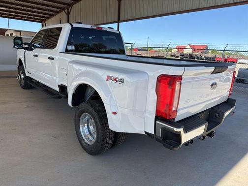 Oxford White 2026 Ford F-350 XLT