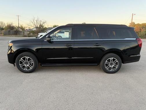 2025 Ford Expedition Max Active 4x2