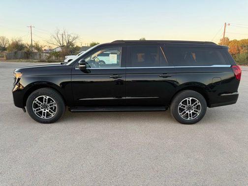 2025 Ford Expedition Max Active 4x2