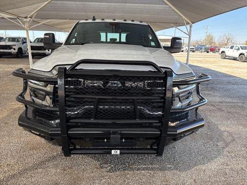 2025 RAM 3500 Tradesman Crew Cab 4x4 8' Box