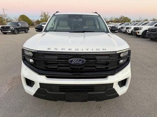 2025 Ford Expedition Max Active 4x4