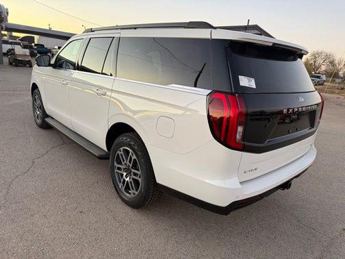 2025 Ford Expedition Max Active 4x4