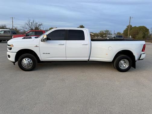 2025 RAM 3500 Laramie Crew Cab 4x4 8' Box