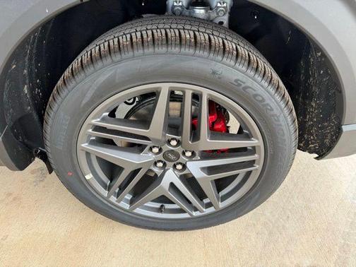 Star White Metallic Tri-Coat 2026 Ford Explorer ST