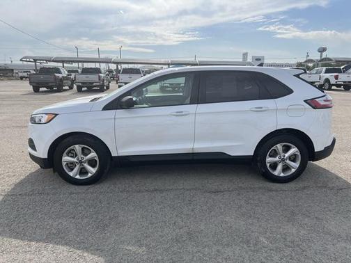 2022 Ford Edge SE
