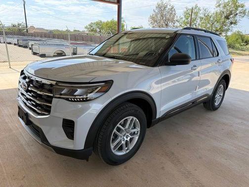 Space White Metallic 2026 Ford Explorer Active