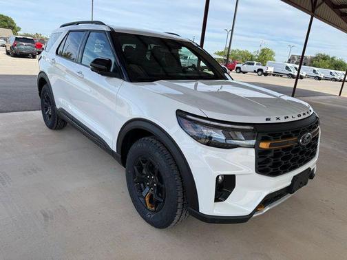 Star White Metallic Tri-Coat 2026 Ford Explorer Tremor
