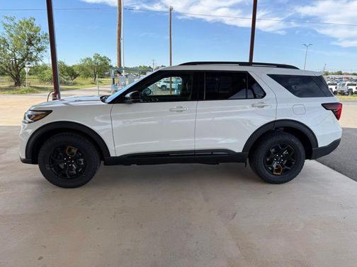 Star White Metallic Tri-Coat 2026 Ford Explorer Tremor