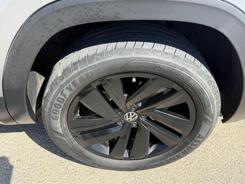 2023 Volkswagen Atlas 3.6L SE w/Technology