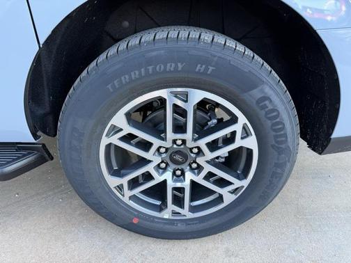 2025 Ford Expedition Max Active 4x2