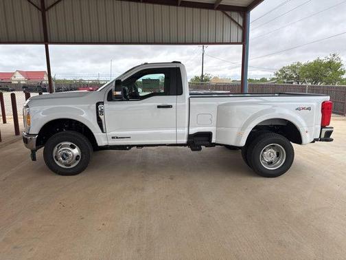 Oxford White 2026 Ford F-350 XLT