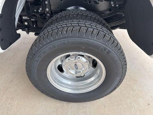 Oxford White 2026 Ford F-350 XLT