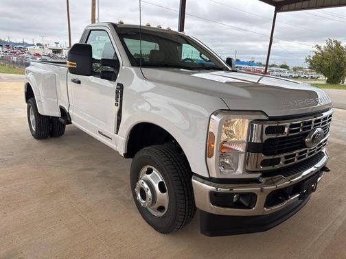 Oxford White 2026 Ford F-350 XLT