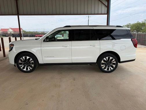 Star White Metallic Tri-Coat 2026 Ford Expedition Max Platinum
