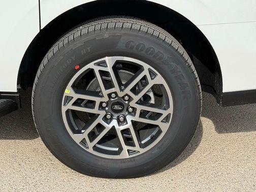 2025 Ford Expedition Max Active 4x2