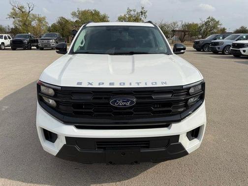 2025 Ford Expedition Max Active 4x2