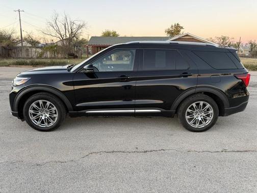 2025 Ford Explorer Platinum