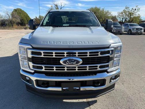Avalanche 2026 Ford F-250 XLT